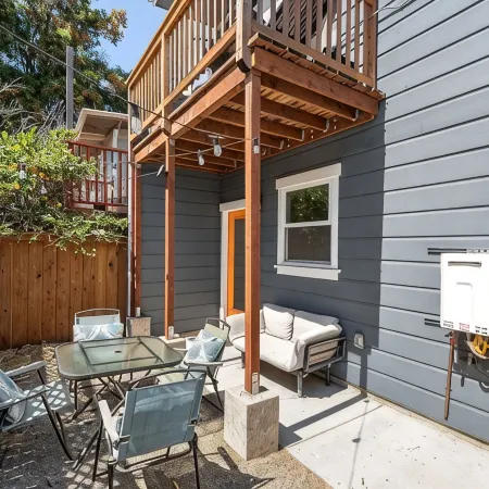 Relax at a Charming West Oakland Victorian