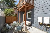 Relax at a Charming West Oakland Victorian - 3-Star