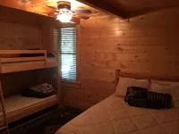 Creekside Cabin, Willis, VA - 3 tähden