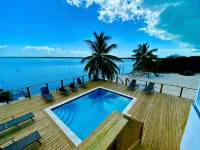 Ocean Front Home with Pool,Dock-Steps to Moriah National Park - ที่มีสระว่ายน้ำ