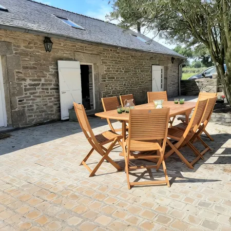 2km from the beach, charming family house totally refurbished in private area