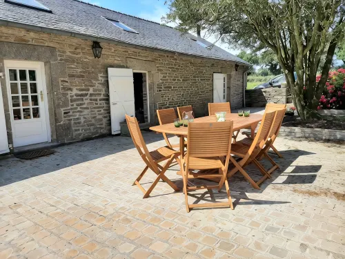 2km from the beach, charming family house totally refurbished in private area