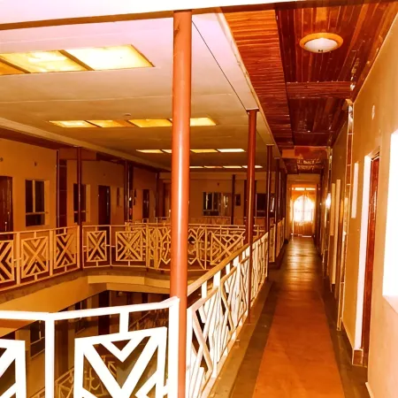 Olorropil Hotel
