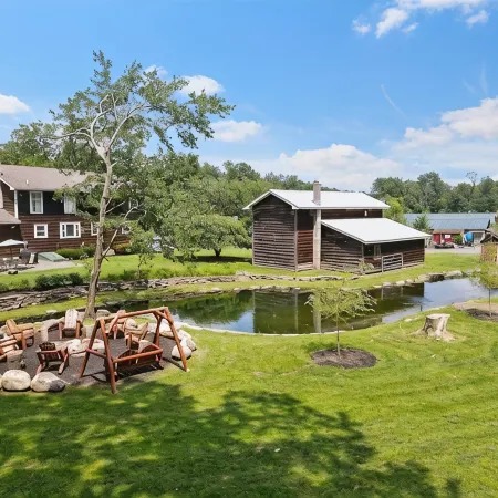 Charming Colonial w/Stream Access Pet Friendly