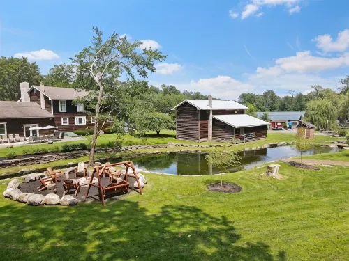 Charming Colonial w/Stream Access Pet Friendly