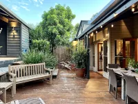 "Summer Salt Sunshine + Pets & HEATED POOL 150m to the beach! - Wifi