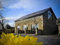 3 Millstones Inn - parking