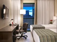 Mercure Salvador Pituba Hotels near Armacao