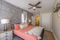 6 KING Beds + Walk to Streetcar + Balcony - Alloggi