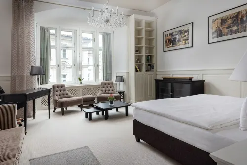 Charles Bridge flat I Soundproof  I Beautifully furnished I LIFT - บังกะโล
