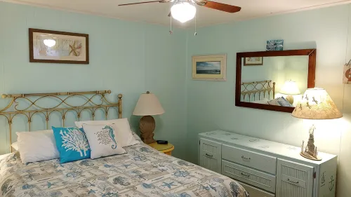 Oceanside, 5 min walk to Beach, Comfy & Clean, Quiet Neighborhood!!!