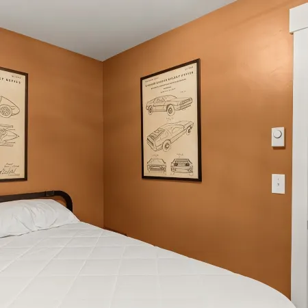The Pit Stop - Car Themed Apartment in Blackfoot