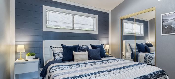 Shuffleboard - Unobstructed Lakefront Views - King Bed - Salt Water Pool Hotels in Osage Beach