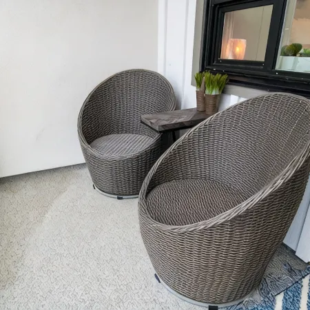 Lake Okanagan Beach Condo w/ Private Buoy, AC, Heated Outdoor Pool, Patio, Sups