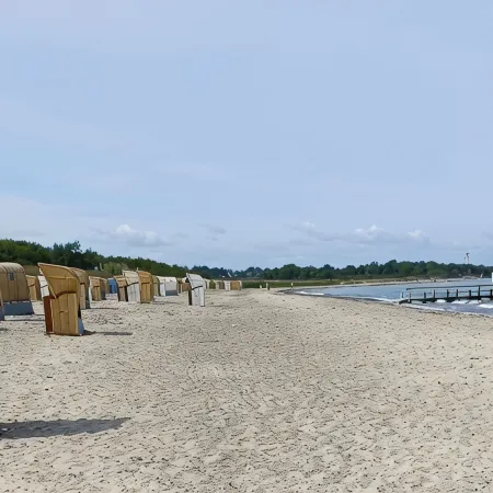 Apartment with Lake View, Beach 250m, with W-Lan, Dishwasher, Microwave