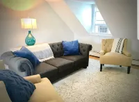 Contemporary Coastal 2 Bed - Condos