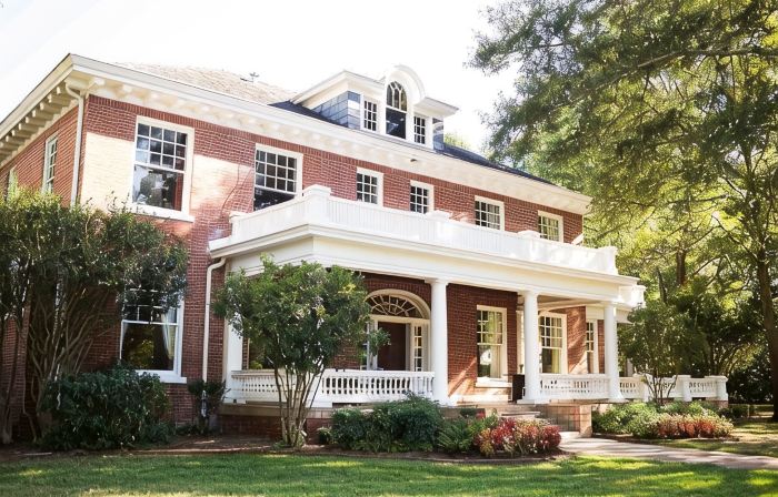Huffman Manor Inn