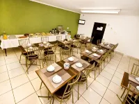 Turrance White Hotel