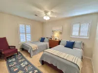 Three Bedroom ~ 8 Mins to A&M ~ Quiet Neighborhood - Holiday bungalows