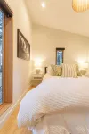 New Luxury Cottage Minutes To Beach & Town! - Country Houses