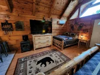 A Rushing Stream of Dreams Creekside Cabin 1 min to National Park! - balcony
