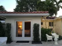Luxe East Boca Retreat – Private Home w/ Resort Pool, Perfect Location! - พร้อมระเบียง