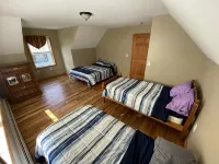 Beautiful 5 bedroom Waterfront House w/skiing/snowboarding/snow mobile path near - Homestays