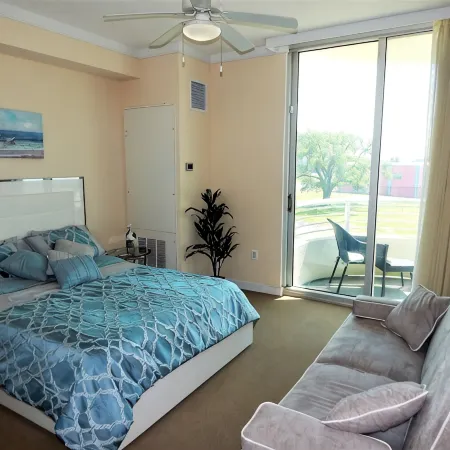 LUXURY! THE OCEAN CLUB BEACHFRONT BILOXI
