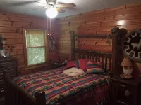 American Indian Decorated Log Cabin On Toccoa River Awaits Your Arrival! - 2-Star