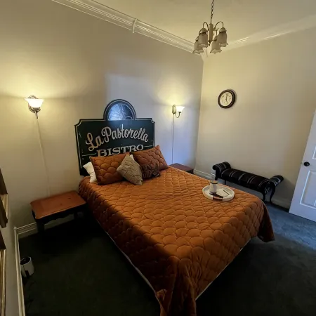 Brickhaven Loft on Historic Main Street - walk to Spring River, State Park, more