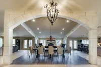 Mustang Meadows: Luxury Texas Hill Country Retreat - 3-Star