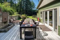 NEW!! Amazing Views & 2 porches. 2 Dens. Fire Pit. Hot Tub. Game Room. Smart TVs - 4 stjerner