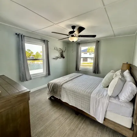 Waterfront home in Crystal River w/private dock and kayaks