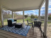 Beautiful Bray Cottage on the Vineyard - Homestays