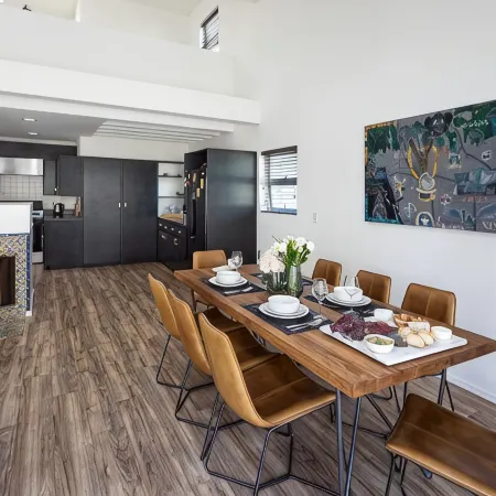 Designer Loft with parking 5min to the beach !