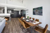 Designer Loft with parking 5min to the beach ! - 4 tähden
