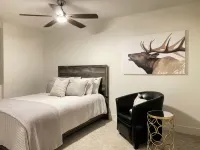 New Build Modern Log Cabin in the Heart of Pine on 2 acres of secluded Forest - balcony