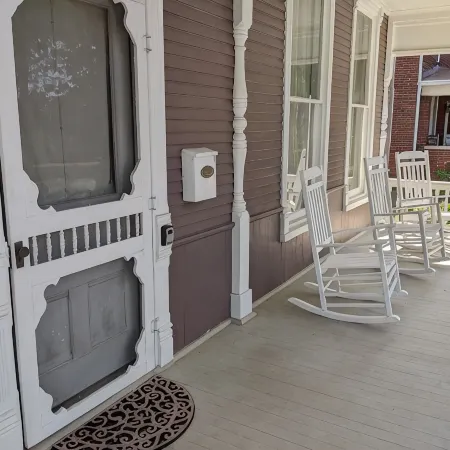 Historic Victorian Home near UNA and Downtown