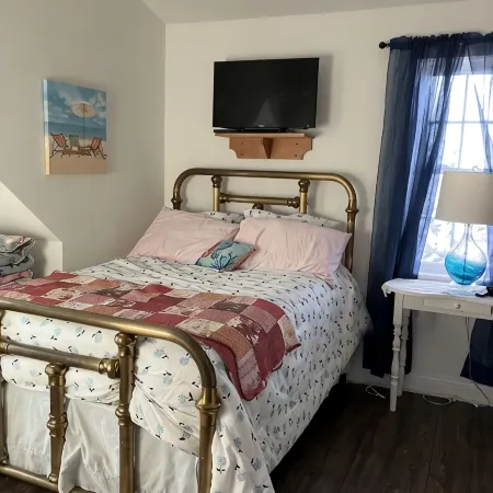 2 Story Beach House with full screen porch - Short walk to beach