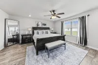 Modern & Cozy ☀ Close to Beach ☀ 4 Bedrooms ☀ 2 Full Baths - 무료 와이파이