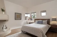 NEW ON VRBO!  El Camino  Stunning home Dale Ball trails Santa Fe Ski Area Forest - Jacuzzi