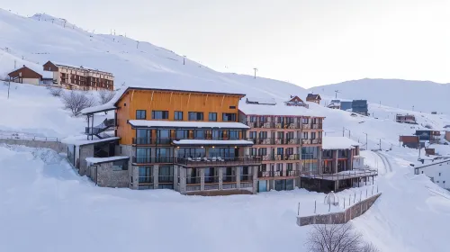 Monte Hotel - Airport Shuttle