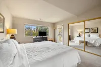 Beautiful Desert Falls Country Club Upper Unit Condo - Homestays
