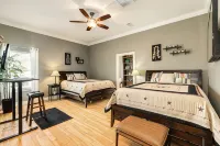 6-bedroom house on fabulous Surfside Beach with private volleyball court - 4-Star