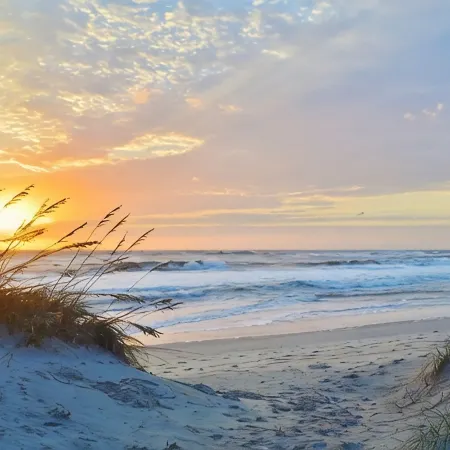 2nd floor 2 BR, 2 bath, Sunset Beach 5 mins from Ocean @ Sea Trail Golf Resort