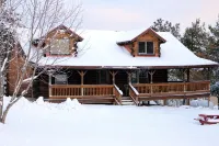 Cozy Amish built cabin in the heart of the Kickapoo Valley Reserve State Park. - Chalets