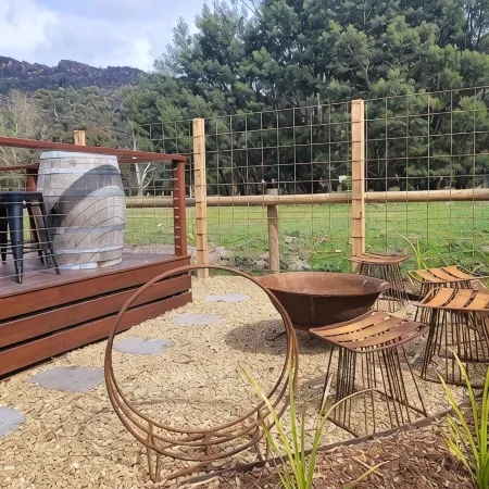 Jimmara House- Modern central holiday home.