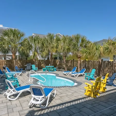 "Personal Resort": Private Pool, Hot Tub, Ocean Views, Elevator, Walk to Town
