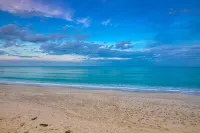 Luxury Beachside OASIS with Private Pool - Steps to private beach & restaurants - 4-Star