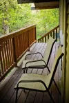 Awesome Fully Furnished Ski Chalet for 6 is Close to Slopes! - Hytter